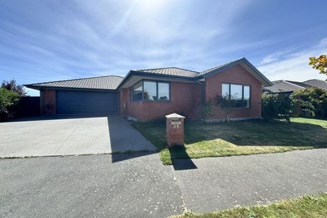 Photo of property in 34 Davaar Crescent, Broomfield, Christchurch, 8042
