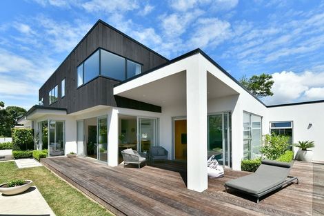 Photo of property in 52 Walton Street, Red Beach, 0932