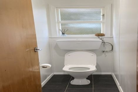 Photo of property in 44 Discovery Place, Marfell, New Plymouth, 4310