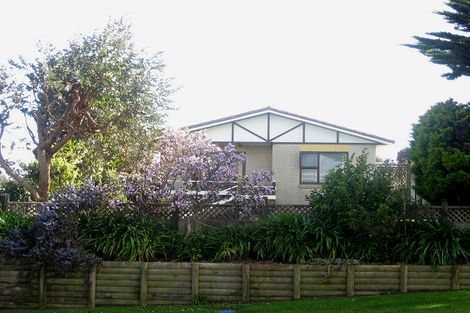 Photo of property in 14 Herekawe Drive, Spotswood, New Plymouth, 4310