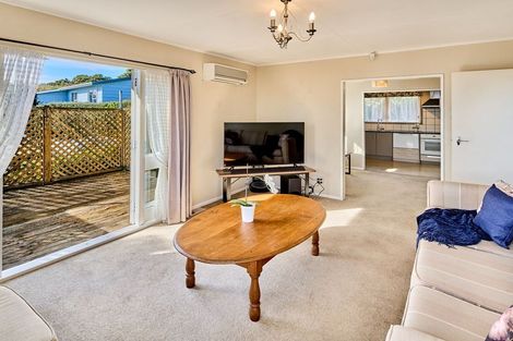 Photo of property in 3 Cleat Street, Whitby, Porirua, 5024