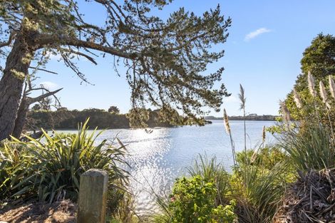 Photo of property in 5 Godwit Place, Waiuku, 2123