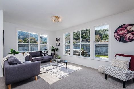 Photo of property in 132 Kowhai Street, Naenae, Lower Hutt, 5011