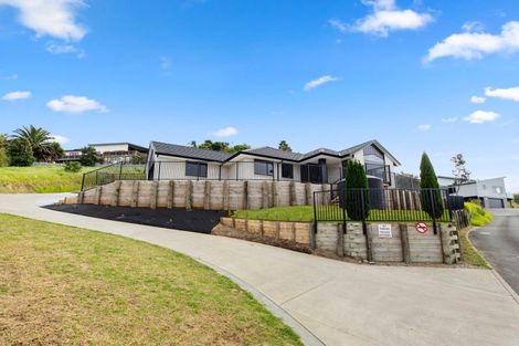 Photo of property in 25 Kite Way, Welcome Bay, Tauranga, 3112