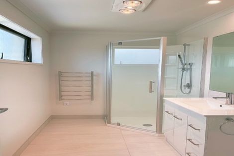 Photo of property in 6 Kira Road, Flat Bush, Auckland, 2016