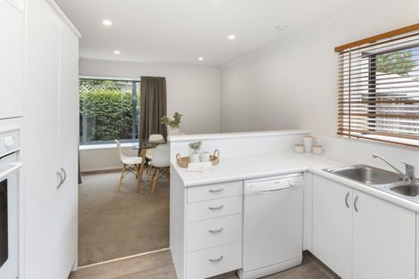 Photo of property in 129 Avonhead Road, Avonhead, Christchurch, 8042