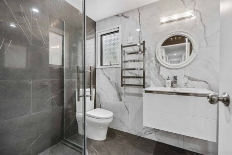 Photo of property in 108 Weatherly Road, Torbay, Auckland, 0630