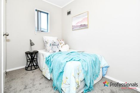 Photo of property in 22 Caringbah Drive, Papatoetoe, Auckland, 2025