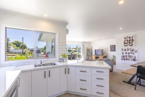 Photo of property in 12 Ross Street, Otane, 4202