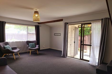 Photo of property in 6 Jarrett Court, Roslyn, Palmerston North, 4414