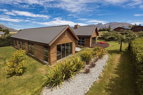 Photo of property in 12 Pendeen Crescent, Jacks Point, Queenstown, 9371