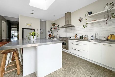 Photo of property in 26 Mantell Street, Seatoun, Wellington, 6022