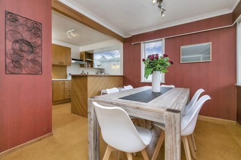 Photo of property in 96 Eskdale Road, Birkdale, Auckland, 0626