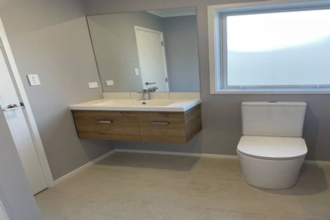 Photo of property in 14 George Yee Place, Taradale, 4112