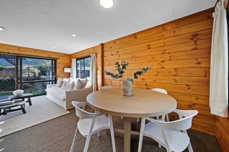 Photo of property in 2/74 Aorangi Road, Bryndwr, Christchurch, 8053