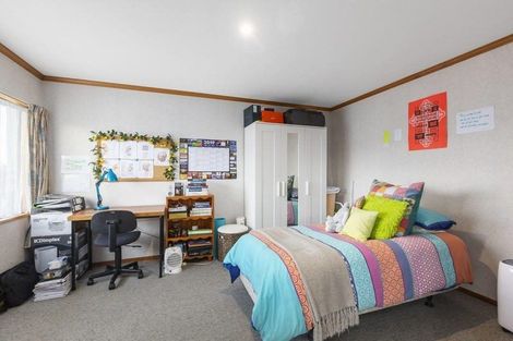 Photo of property in 152 Queen Street, North Dunedin, Dunedin, 9016