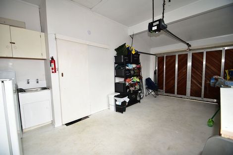 Photo of property in 1/5 Spring Grove, Henderson, Auckland, 0612