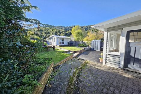 Photo of property in 11 Ashmore Avenue, Cobden, Greymouth, 7802