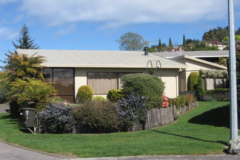 Photo of property in 16 Isobel Street, Acacia Bay, Taupo, 3330