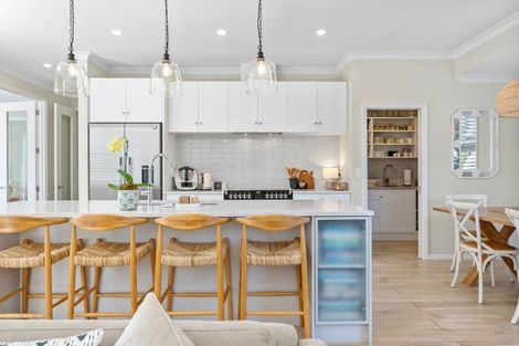 Photo of property in 2 Glen Bridge Lane, Harewood, Christchurch, 8051