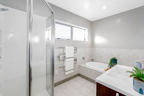 Photo of property in 6 Sumner Terrace, Aotea, Porirua, 5024