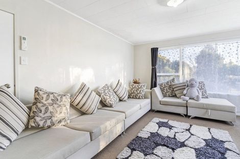 Photo of property in 22 Carbery Place, Manurewa, Auckland, 2102