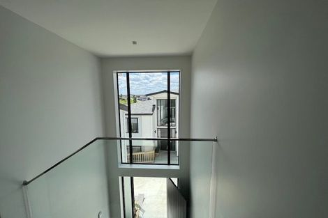 Photo of property in 38b Mcwhirters Farm Lane, Massey, Auckland, 0614