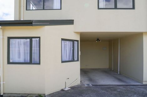 Photo of property in 2/89 Portage Road, New Lynn, Auckland, 0600