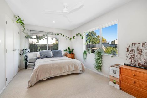 Photo of property in 69 Tamahere Drive, Glenfield, Auckland, 0629