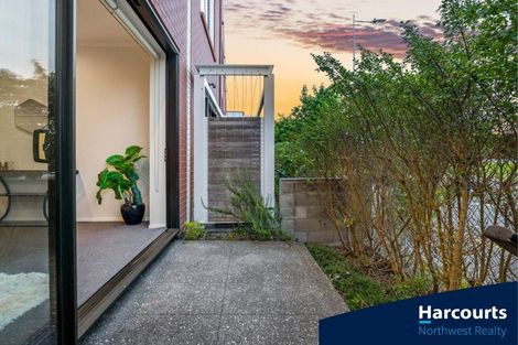 Photo of property in 6/89 Hobsonville Point Road, Hobsonville, Auckland, 0616