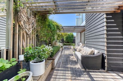 Photo of property in 71 Clare Road, St Albans, Christchurch, 8014