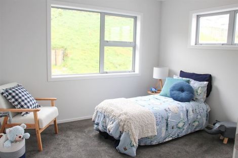 Photo of property in 9 Stockport Grove, Churton Park, 6037