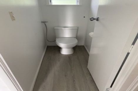 Photo of property in 1/12 Lake Road, Northcote, Auckland, 0627