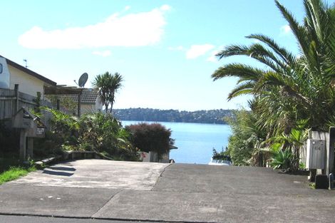 Photo of property in 1/62 Spinnaker Drive, Te Atatu Peninsula, Auckland, 0610