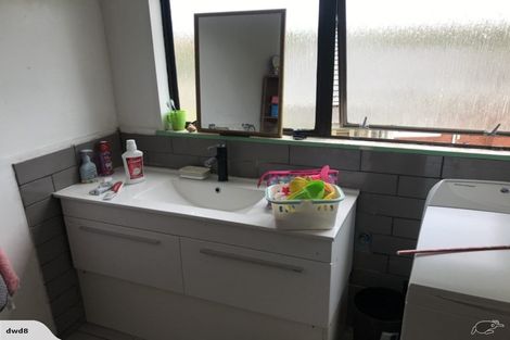 Photo of property in 5/11 Hall Road, Glenfield, Auckland, 0629