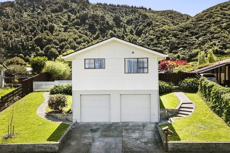 Photo of property in 152 California Drive, Totara Park, Upper Hutt, 5018