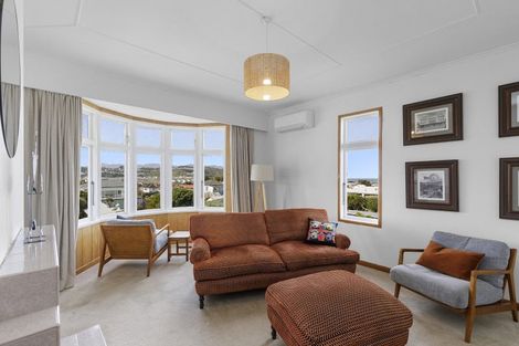Photo of property in 167 Sutherland Road, Lyall Bay, Wellington, 6022