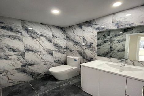 Photo of property in 4b Mirrabooka Avenue, Botany Downs, Auckland, 2010
