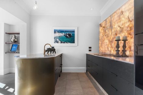 Photo of property in 12 Glandovey Road, Fendalton, Christchurch, 8052