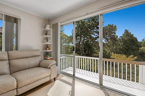 Photo of property in 9 Bryers Place, Bayview, Auckland, 0629