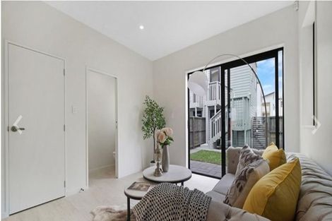 Photo of property in 99a Grove Road, Papakura, 2110