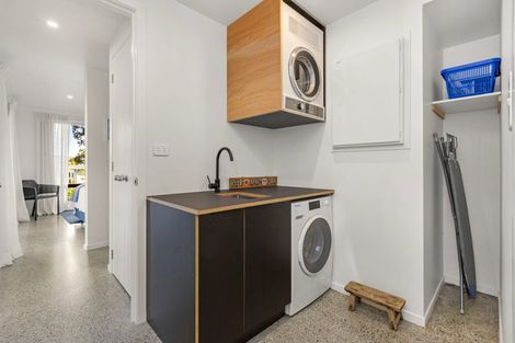Photo of property in 21 Point Street, Raglan, 3225
