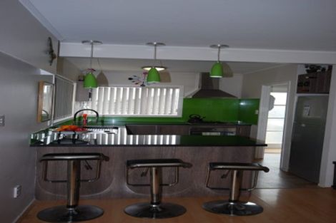 Photo of property in 1/10 Anne Road, Hillcrest, Auckland, 0627