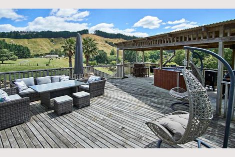 Photo of property in 921 Ngakoroa Road, Ormond, Gisborne, 4071
