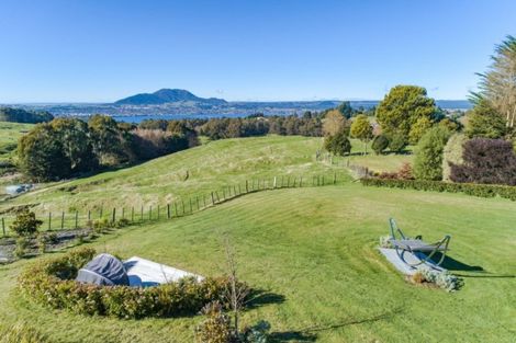 Photo of property in 55 Lomond Grove, Acacia Bay, Taupo, 3385