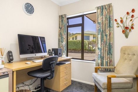 Photo of property in 25 Kinder Street, Acacia Bay, Taupo, 3330
