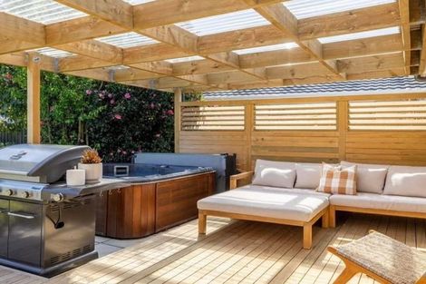 Photo of property in 215 Avonhead Road, Avonhead, Christchurch, 8042