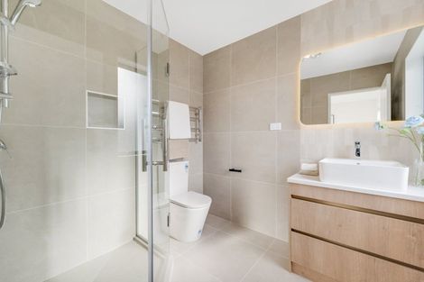 Photo of property in 140b Edgewater Drive, Pakuranga, Auckland, 2010
