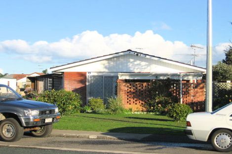 Photo of property in 1/70 Florence Avenue, Orewa, 0931