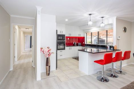 Photo of property in 7 Hollinger Place, Nawton, Hamilton, 3200